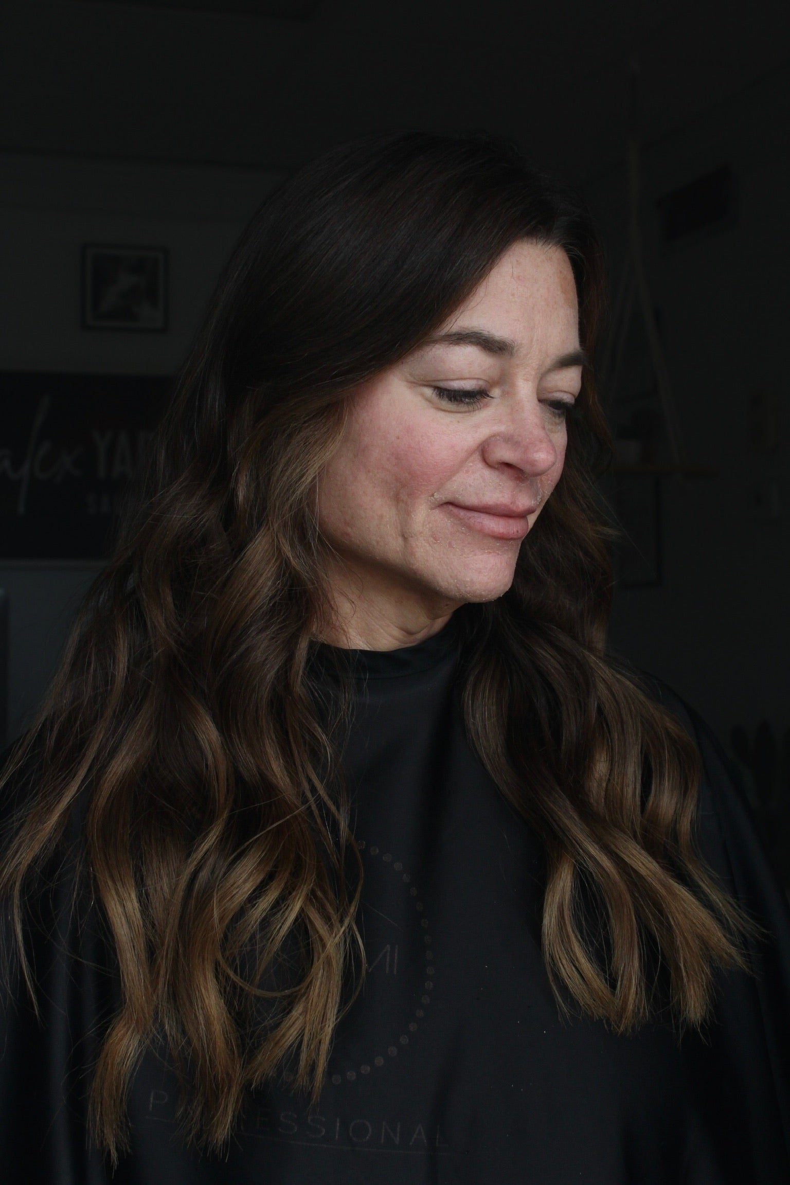 long brunette hair with highlights at the end 